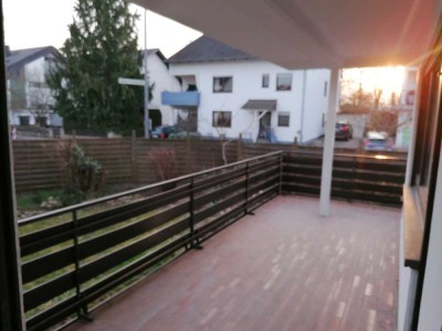 Zentrale Lage; 5 Min zum Zentrum / Boehringer, freundlich und hell; 2 ZKB Süd-Balkon; ab 01. Sept