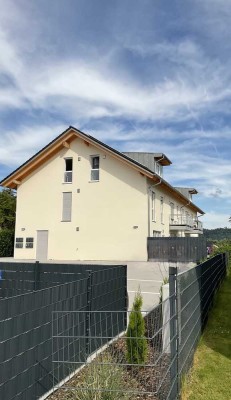 **3-Zi-Maisonette-Wohnung (EG+OG), Terrasse zzgl. Stellplatz! Wohnen oder Anlegen! **