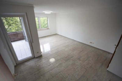 Geschmackvolle, modernisierte 4-Zimmer-Wohnung mit Balkon und EBK in Kirchheim unter Teck