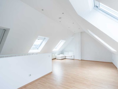 NEW *PAUL & PARTNER* GEMÜTLICHE MAISONETTE-EINHEIT MIT BALKON IN TOP LAGE !