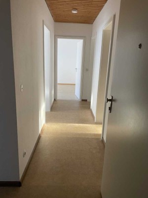 Helle 3-Zimmer-Wohnung mit überdachter Loggia in Baden-Baden