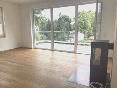 Top-Apartment mit Wasserblick in exklusiver Wohnlage! Aufzug, EBK, Klimaanlage, Kamin und Terrasse!