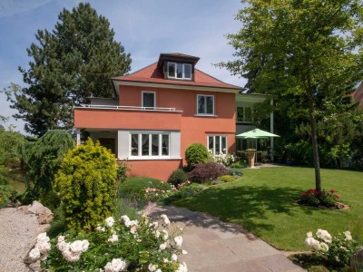 Top Lage & Eleganz: EFH mit unvergleichlichem Flair und parkähnlicher Anlage