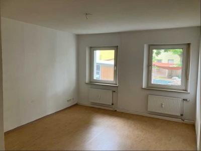 Großzügig geschnittene 2-Zimmerwohnung im Hochparterre