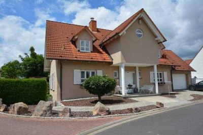 Wunderschönes EFH mit ELW in ruhiger Lage von Großostheim