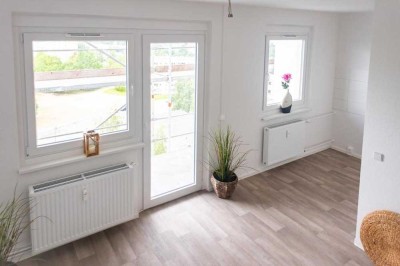 Kleine 2-Raum-Wohnung mit Balkon und Wohnküche