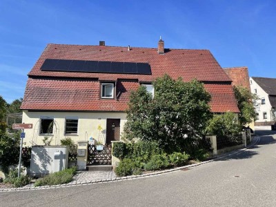 Bauernhaus mit Scheune und Einliegerwohnung