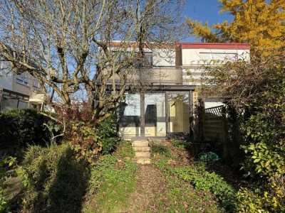 Doppelhaushälfte mit großem Potenzial in Oberursel-Oberstedten!