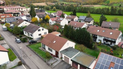 Ihr neues Zuhause: Charmantes Einfamilienhaus mit Gartenidylle und Garage!