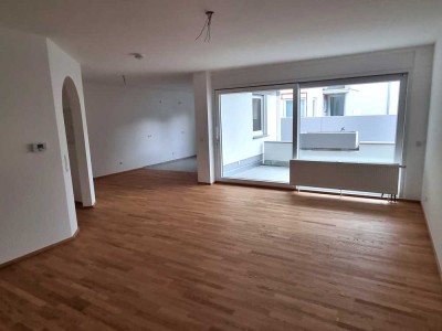 Reduziert!!! Neuwertige 3 Zi.-Wohnung mit Terrasse und Garage in ruhiger und zentraler Wohnlage