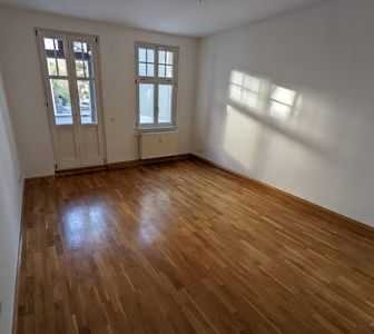 2-Zimmer-Wohnung im Damenviertel, wunderschöne, sanierte Altbauwohnung