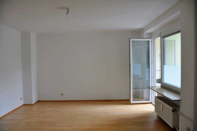 Helle, freundliche 1-Zimmer-Wohnung mit Balkon und Einbauküche in Nürnberg-Schoppershof