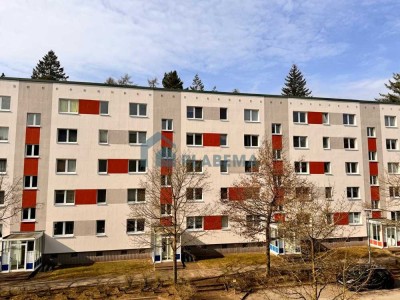 Renovierte 2-Zimmer-Wohnung mit Wannenbad und Balkon mit Blick ins Grüne