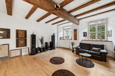 Charakterstarke Zweizimmerwohnung im historischen Altbau