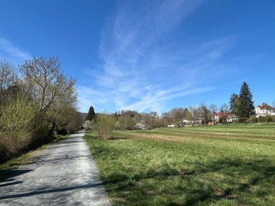 Moderne 4 Zi., EBK, TGL-Bad, 110 m² Wfl., I.OG im 4 FH! Schöne Randlage von Dornholzhausen
