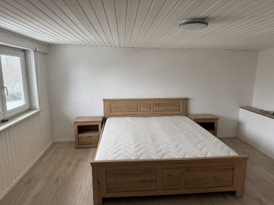 Flexibles Einfamilienhaus mit weitläufigem Grundstück und Ausbauoptionen