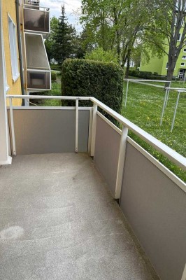 Im Erdgeschoss mit Balkon!!!