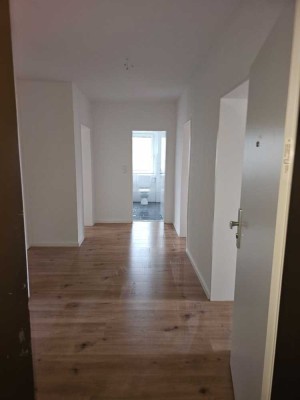 Schöne 2,5 - Zimmer Wohnung mit Aufzug und Balkon in Hamm Herringen