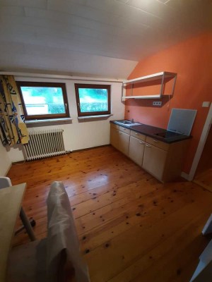 Schöne 1,5 Zimmer Wohnung mit großer Küche