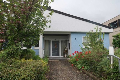 Wohnhaus mit 5 Wohungen und mit zusätzlichem Baugrund zu verkaufen