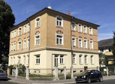 Exklusive, modernisierte 2-Zimmer-Dachgeschosswohnung in Dresden