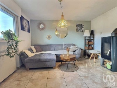 Dachgeschosswohnung mit Garten Pool und Garage in Dudweiler