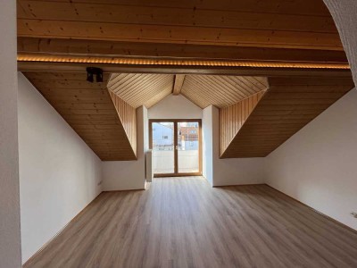 2 Zi-Whg mit EBK, Balkon und TG-Stellplatz in bester Lage