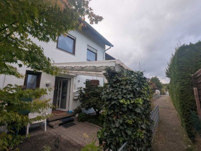 5-Zimmer Reihenendhaus in Hemhofen mit Garage und Garten