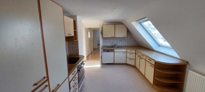 3-Zimmer Dachgeschosswohnung mit Balkon in Stadeln / Herboldshof / Mannhof