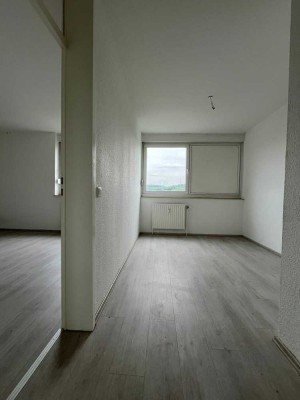 Jetzt Zuschlagen! Renovierte 4 Zimmer Wohnung