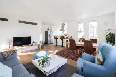 Lichtdurchflutete Maisonettewohnung mit 5 Zimmern und großer Dachterrasse in Hamburg-Bahrenfeld