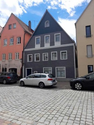 Wohn- und Geschäftshaus in zentraler Lage