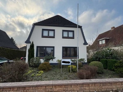 Großzügiges Zweifamilienhaus in Jübek mit Garten und Abstellflächen