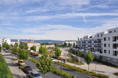 Ruhige, helle und großzügige Neubauwohnung mit Taunusblick in U-Bahn-Nähe