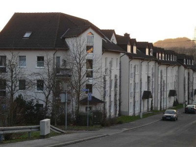 Gemütliche 3-Raum-Wohnung mit geräumigem Wintergarten. WBS erforderlich.