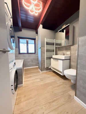 Exklusives Möbliertes 2-Raum-Apartment in der KTV mit Einbauküche, Vollbad und Balkon...!!!