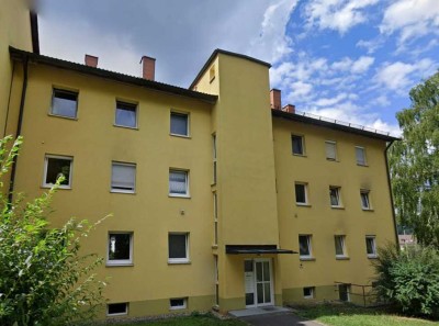 Stilvolle, modernisierte 1,5-Raum-EG-Wohnung mit Balkon und Einbauküche in Pegnitz
