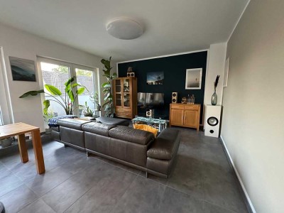 Schöne und neuwertige 3-Zimmer-Penthouse-Wohnung mit geh. Innenausstattung mit Balkon in Bergheim