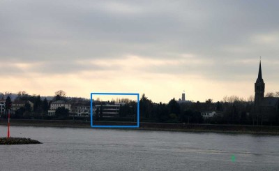Großzügige Wohnung mit Blick auf den Rhein
