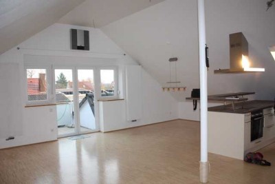 Reserviert - Pfiffige Studiowohnung mit Balkon und EBK in Hochstetten