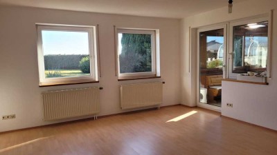 Ansprechende 3,5-Zimmer-Wohnung mit Wintergarten und neuer EBK in Ebersbach-Musbach