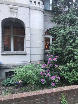 Theater-Viertel-Jugendstil 3,30 m Hohe Decken ,  4,5-Zi-EG-Wohnung mit 2 Balkonen