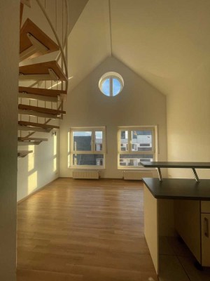 Modernes 1-Raumapartment mit Schlafempore