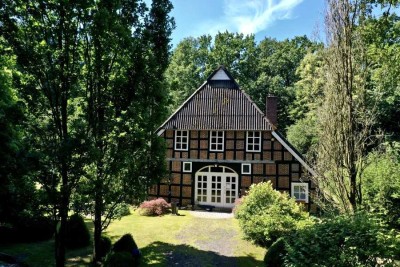 Historisches Fachwerkhaus am Kanal – viel Platz in naturnaher Lage