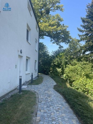 Luxuriöse Dachgeschoßwohnung im Herzen von Wiener Neustadt mit Balkon und Stellplatz zu vermieten!