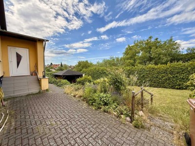 EINZUG IM HERBST 2025 | DHH mit Pool, Nebengelass und weiteren EXTRAS!