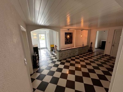 Schöne 4-Zimmer-Wohnung mit Terasse in Fluorn-Winzeln