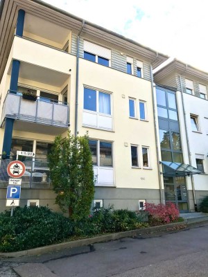Modernisierte 3-Zimmer-Whg. mit Einbauküche, TG-Stellplatz und 2 Balkone im Zentrum von SHA