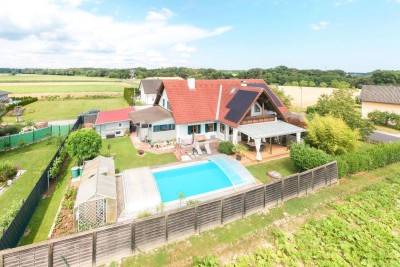 Nähe Ilz: Schönes, großzügiges Wohnhaus mit Swimmingpool in ruhiger, sonniger Lage