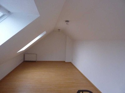 helle Top Wohnung mit Dachloggia in ruhiger Wohnlage